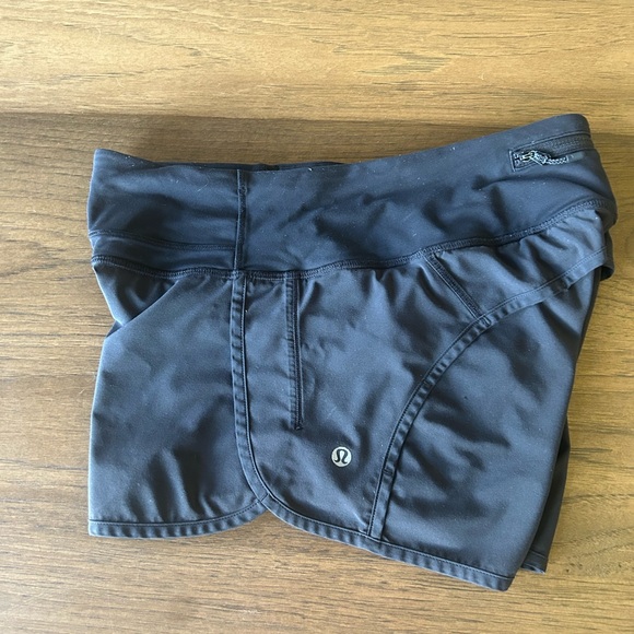 Lululemon Run Times Short *4-way Stretch 4" Black Size 4 - Picture 6 of 11